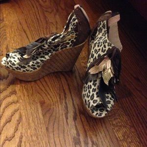 Leopard wedges