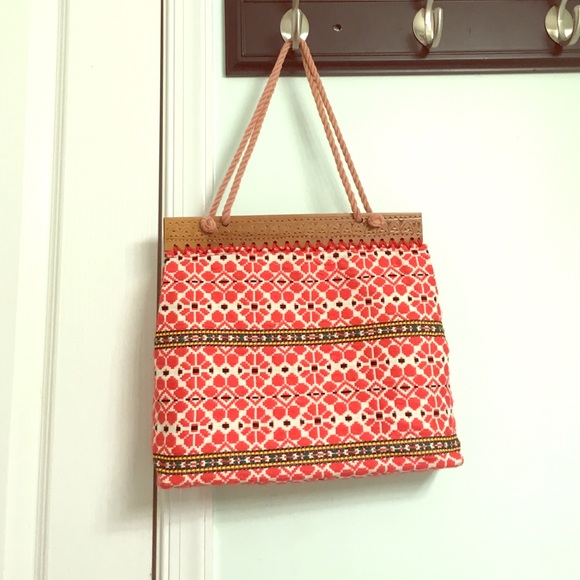 Patterned purse