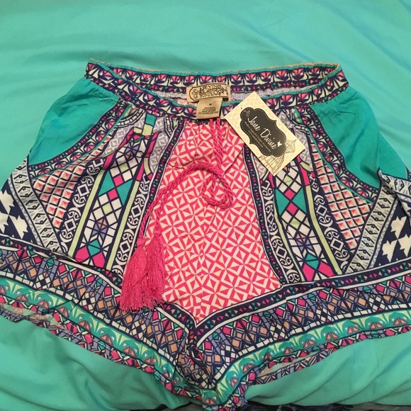Flying Tomato Shorts NWT