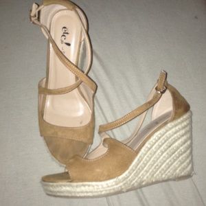 Tan cream wedges