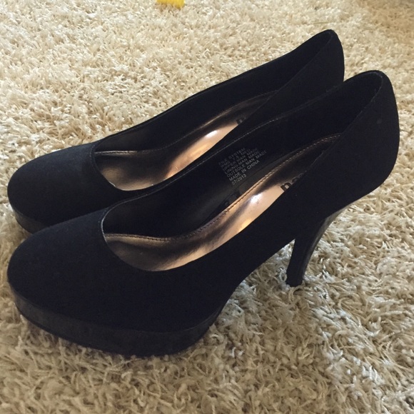 Heels 👠✨ - Picture 1 of 3