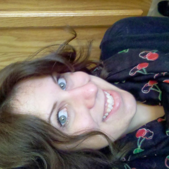 Meet your Posher, Laura - Picture 1 of 1
