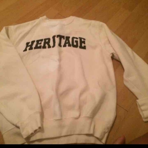 Pullover sweater