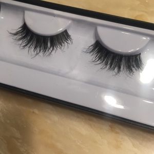HUDA Beauty Samantha #7 eyelashes