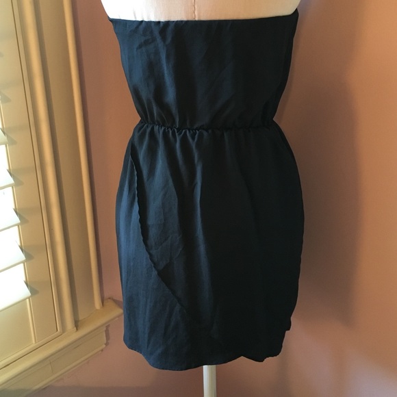 BLACK STRAPLESS DRESS - Picture 2 of 2