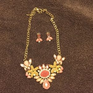 Necklace & earring set