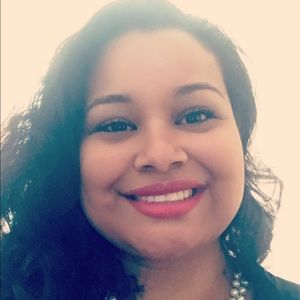 Meet your Posher, Yadira