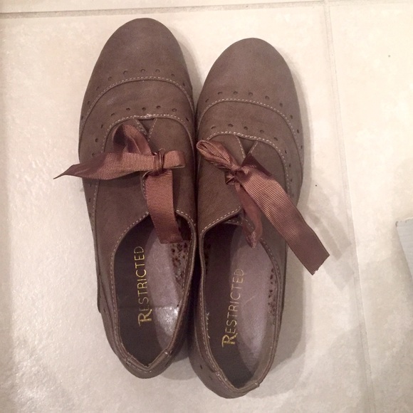 Restricted Shoes - Brown Leather Flats