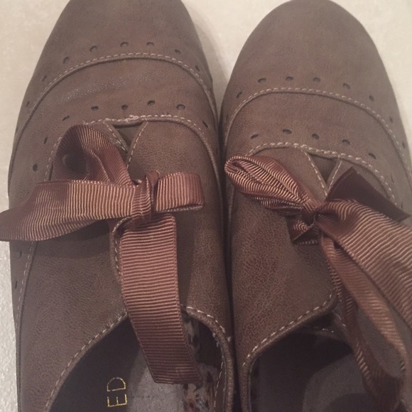 Brown Leather Flats - Picture 2 of 3