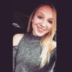 Meet your Posher, Maegan