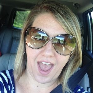 Meet your Posher, Angie