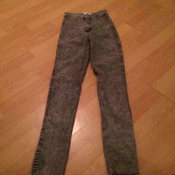 High waisted jeans
