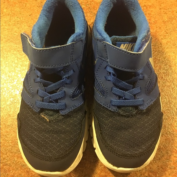 Boys Nike tennis shoes size 12.5