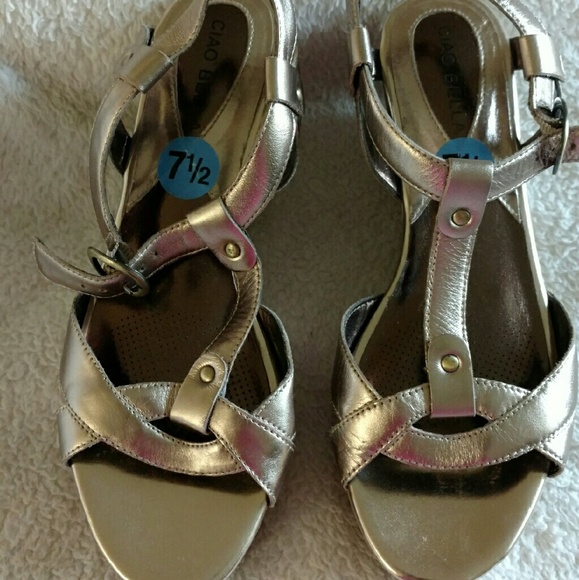 Ciao Bella   Metallic Wedge Sandals - Picture 1 of 3