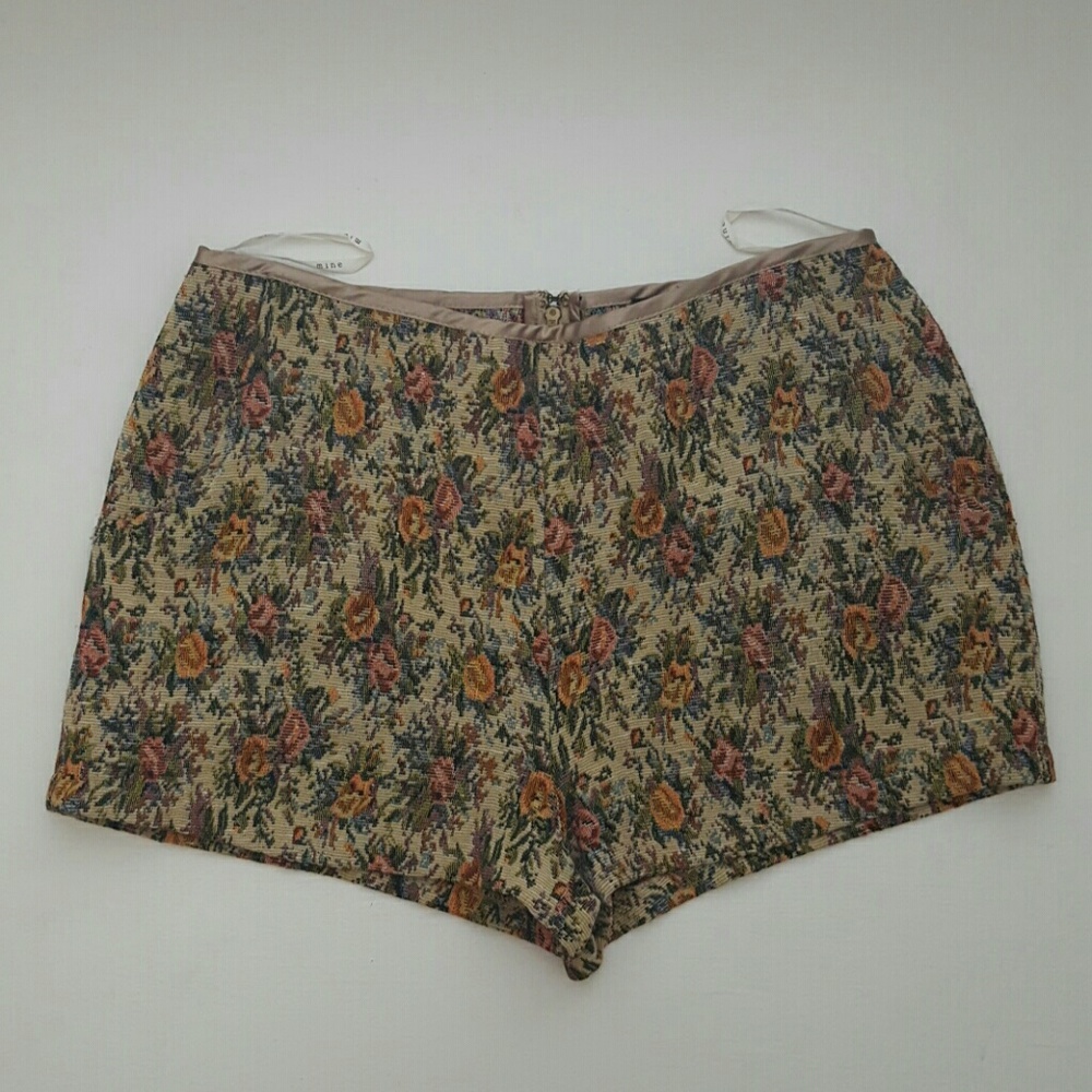 Linen Floral Shorts