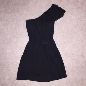 One shoulder black party dress