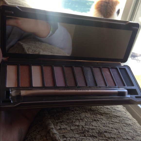 Urban Decay Palletes - Picture 3 of 4