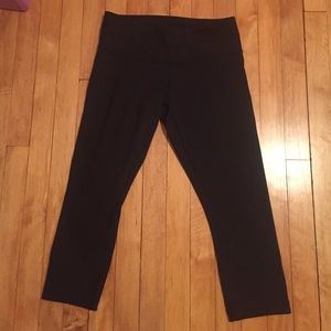 Lululemon Size 8 Black Crop Leggings