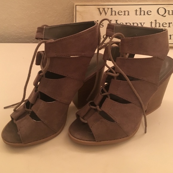 Cute wedges/ statement shoes