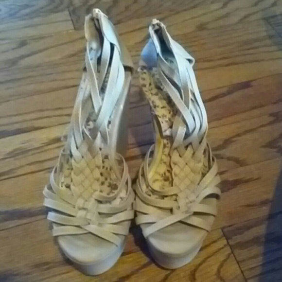 Tan super cute wedges