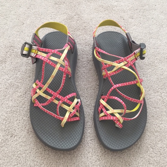 Chaco Shoes - Chaco. ZX/3 Classic. Basket Rouge.
