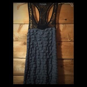 French chic! Gray sleeveless ruffled dress