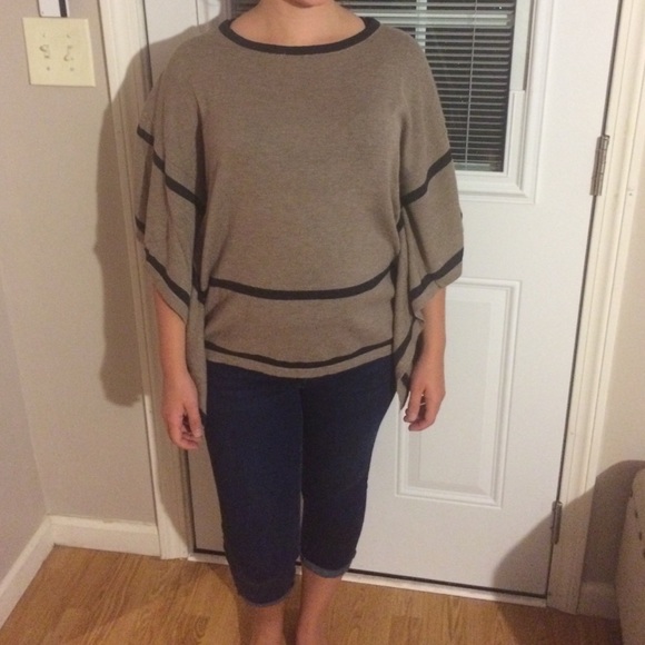 Tan and black Poncho shirt - Picture 3 of 3