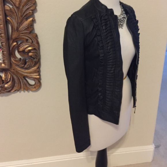 Small Leatherette Ruffled Detailed Black Jacket - Picture 2 of 4
