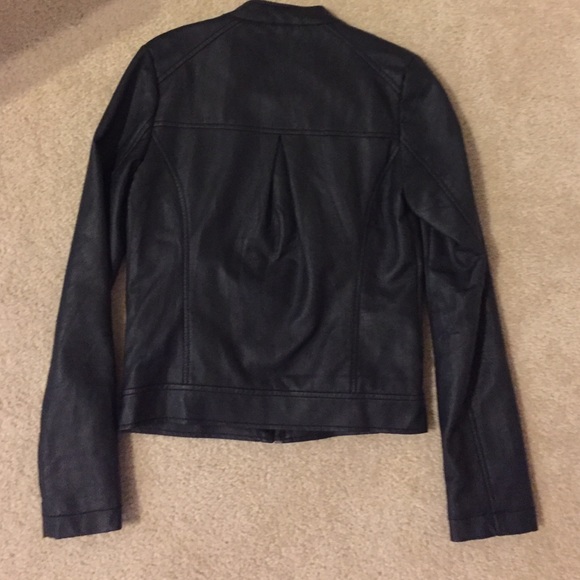 Small Leatherette Ruffled Detailed Black Jacket - Picture 4 of 4