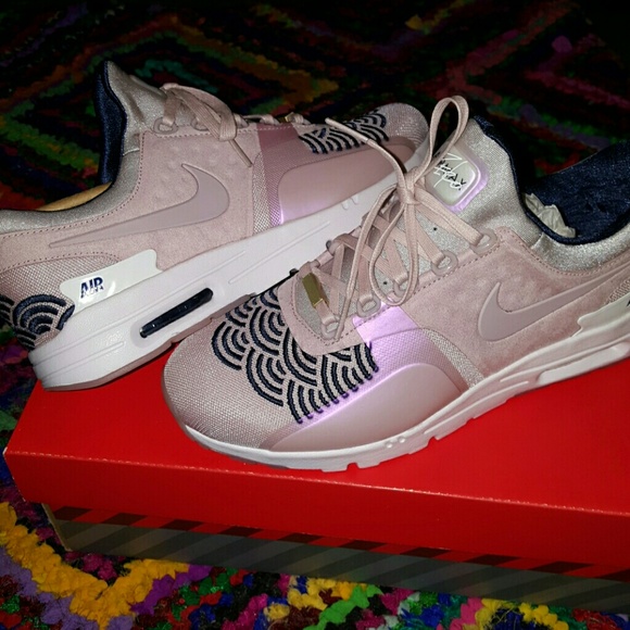 🎉SOLD!!! NIKE Air Max Zero Lotc💨 - Picture 1 of 4
