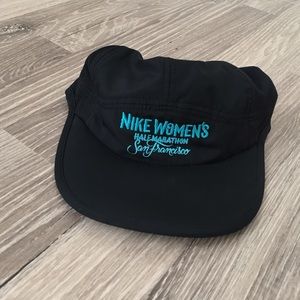 Nike lightweight Running hat "Nike Women SF 2014"