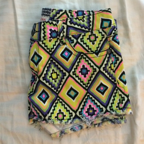Patterned shorts - Picture 3 of 4