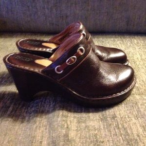 Born Brown Clogs Size 8