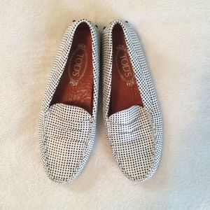 NWOT Tod's Black and White Loafers