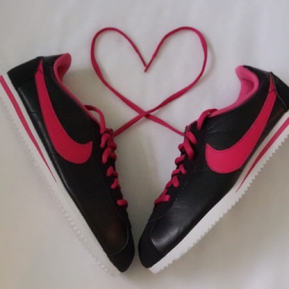 Nike Other - NEW NIKE CORTEEZ GS SIZE 7Y