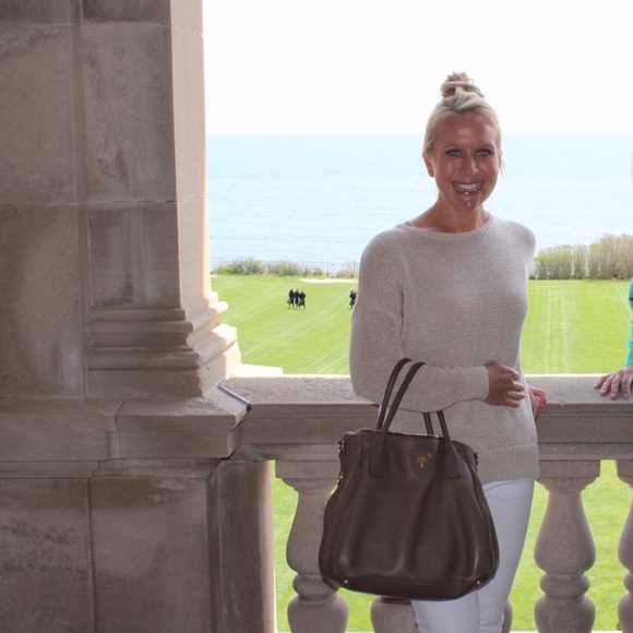 Meet your Posher, Stephanie - Picture 1 of 1