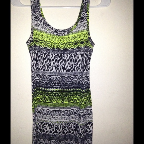 Patterned Stretch Summer Dress - Picture 2 of 3