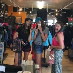 Meet your Posher, Kendra