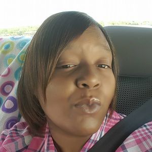 Meet your Posher, Tia