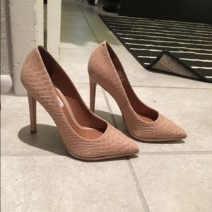 Steve Madden pumps