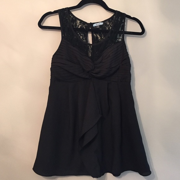 Black Sleeveless Blouse - Picture 1 of 3