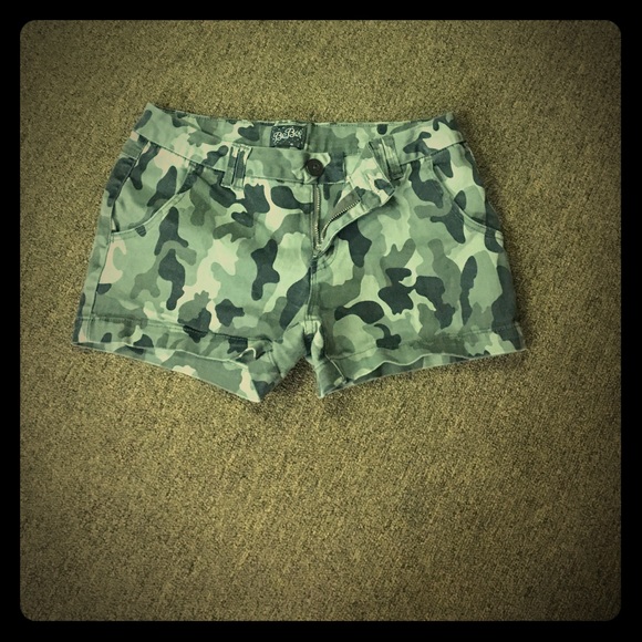 Short militar size 5