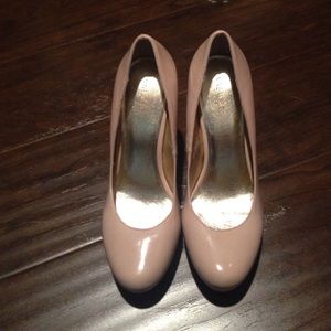Nude Nine West pumps size 10
