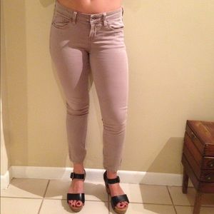 GUESS skinny beige pants