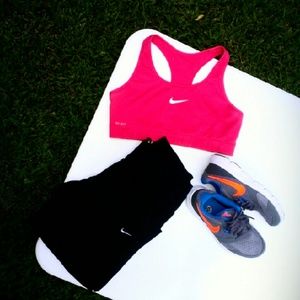 *REDUCED* Nike Pro, Dri-fit sports bra