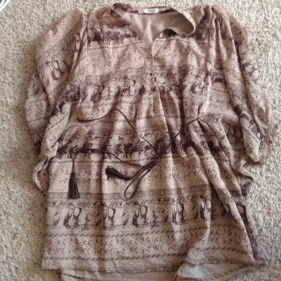 Adorable light tunic