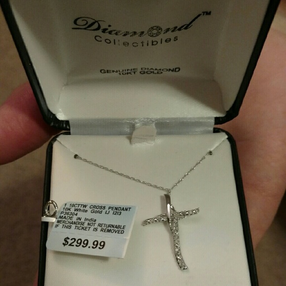 10K White Gold Cross Pendant