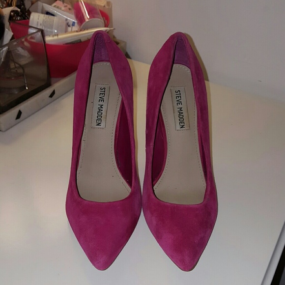 hot pink suede pumps