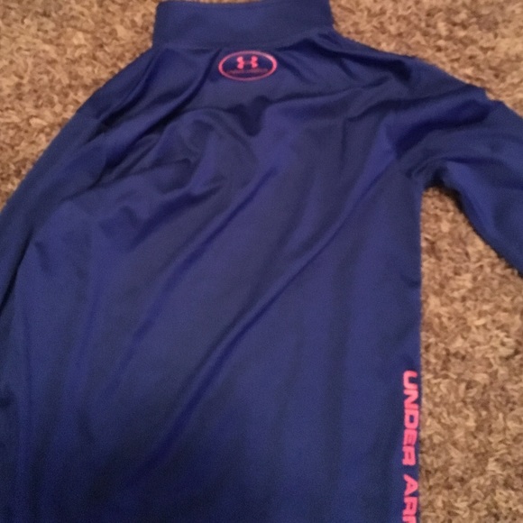 Youth Under Armour pullover - Picture 3 of 3