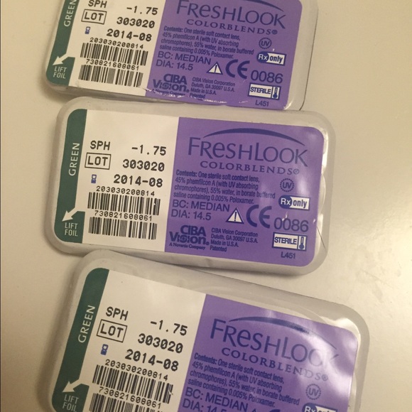 Fresh look green monthly lenses